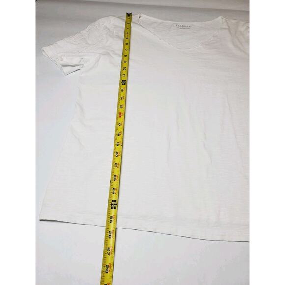 Talbots Womens XL White Top Short Sleeve Embroidery T-shirt 100% Cotton V-neck - Picture 8 of 9